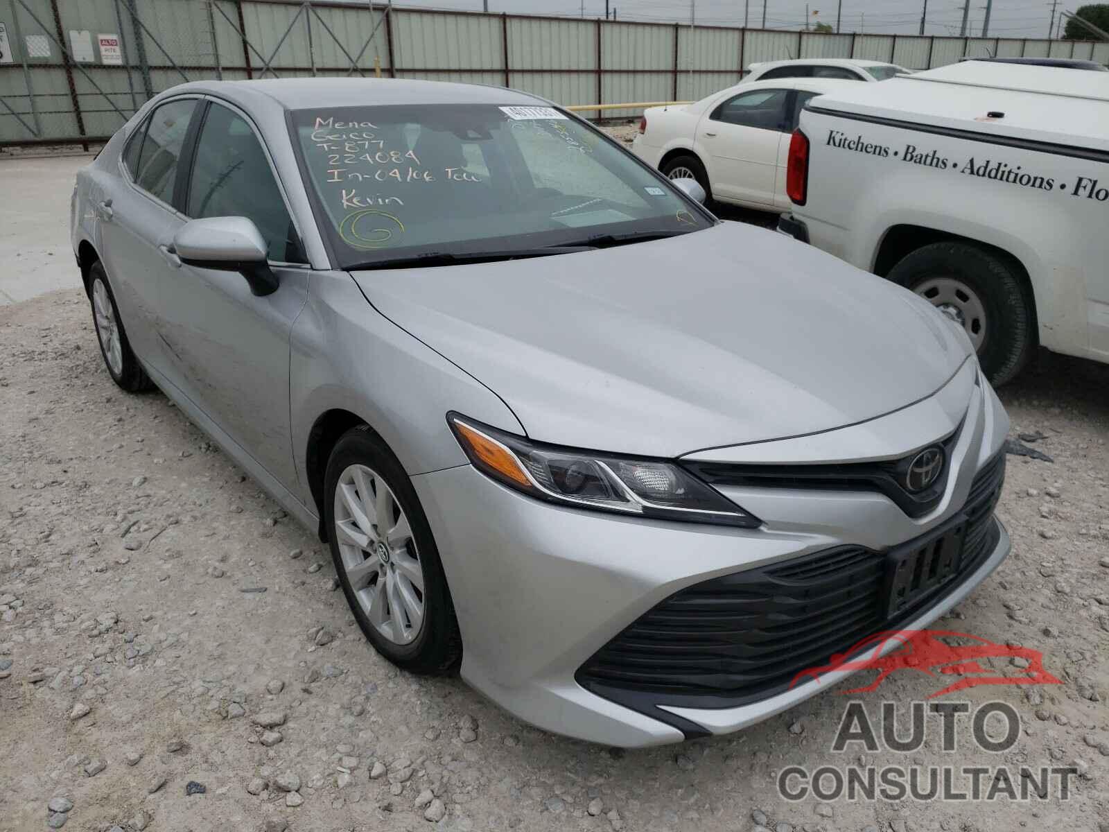 TOYOTA CAMRY 2018 - 4T1B11HK8JU091025