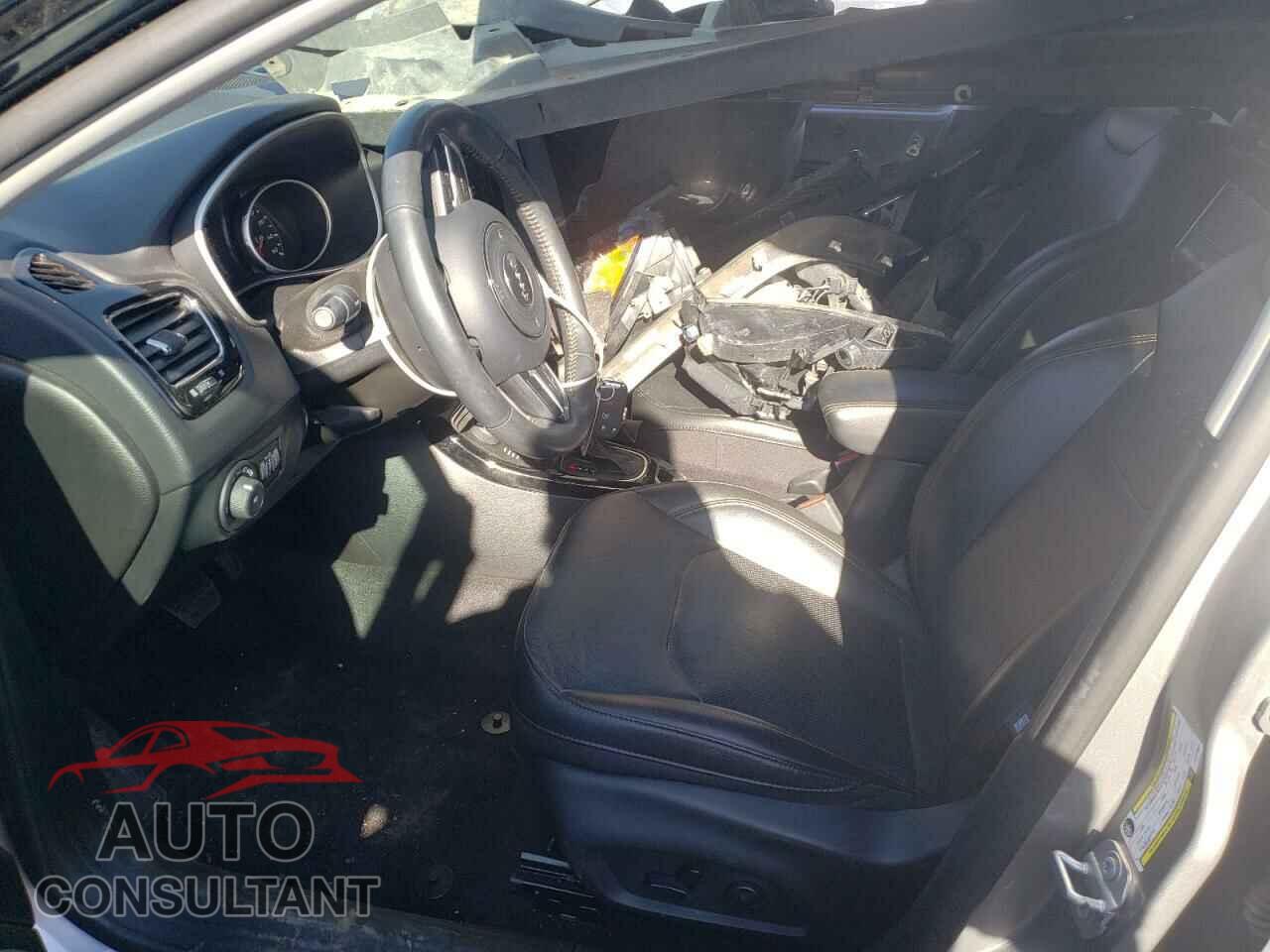 JEEP COMPASS 2019 - 3C4NJDCB6KT771821
