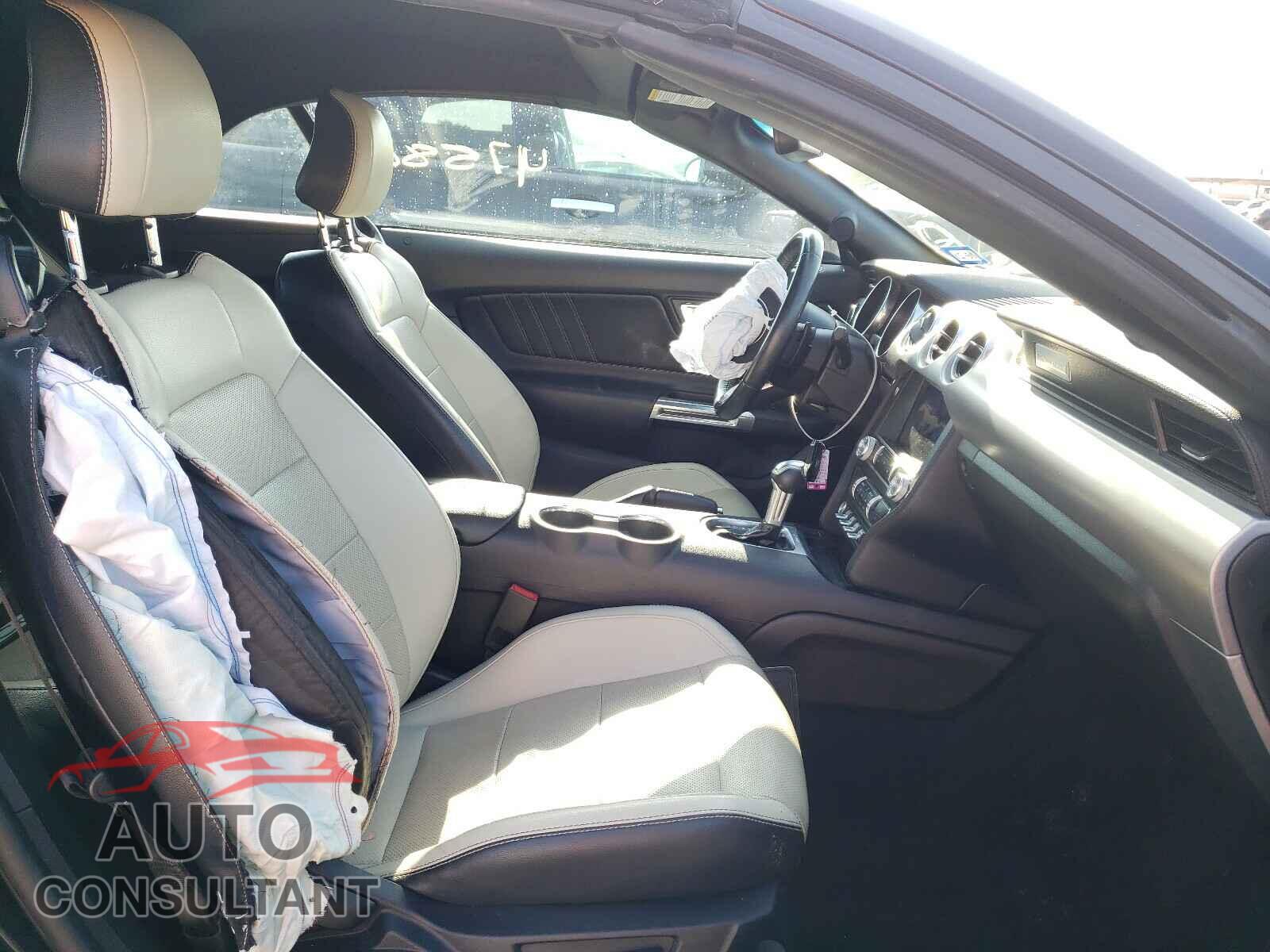 FORD MUSTANG 2019 - 1FATP8UH1K5179393