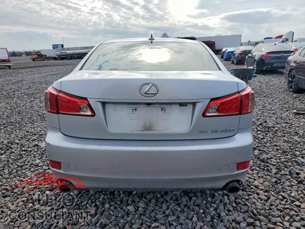 LEXUS IS 2011 - JTHCE5C2XB5001430