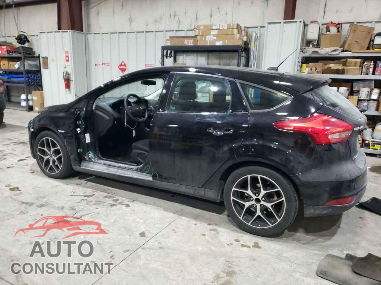 FORD FOCUS 2017 - 1FADP3M29HL328916