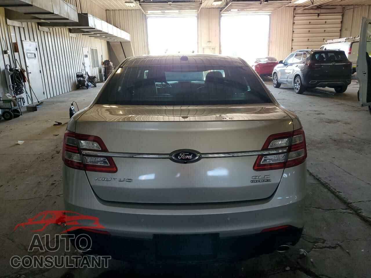 FORD TAURUS 2017 - 1FAHP2E80HG139952