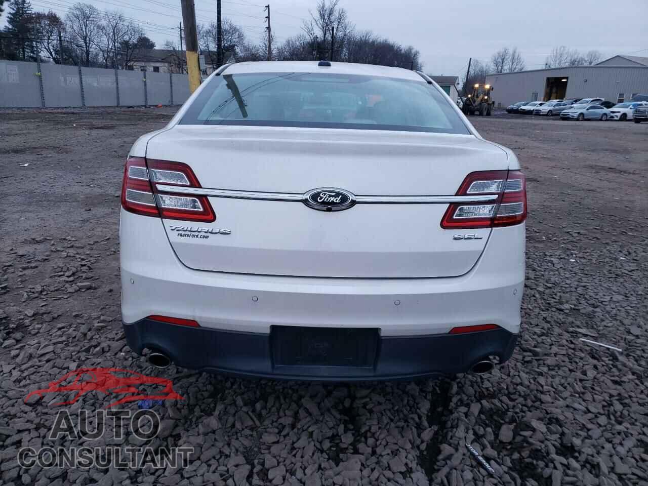 FORD TAURUS 2015 - 1FAHP2E80FG148857