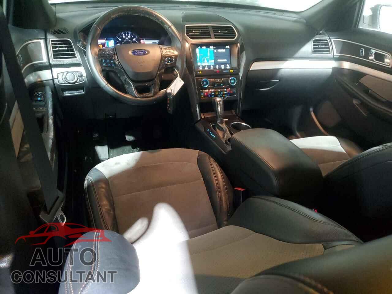 FORD EXPLORER 2017 - 1FM5K7D82HGD53427