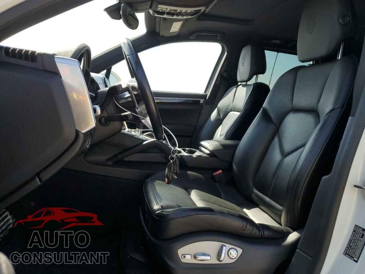 PORSCHE CAYENNE 2017 - WP1AA2A21HKA82798