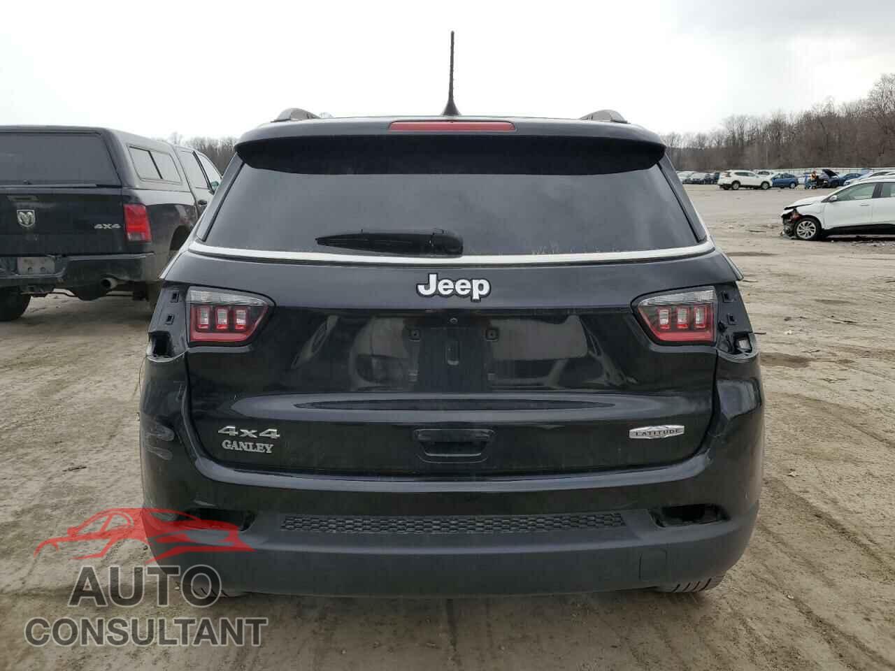 JEEP COMPASS 2018 - 3C4NJDBB5JT135407