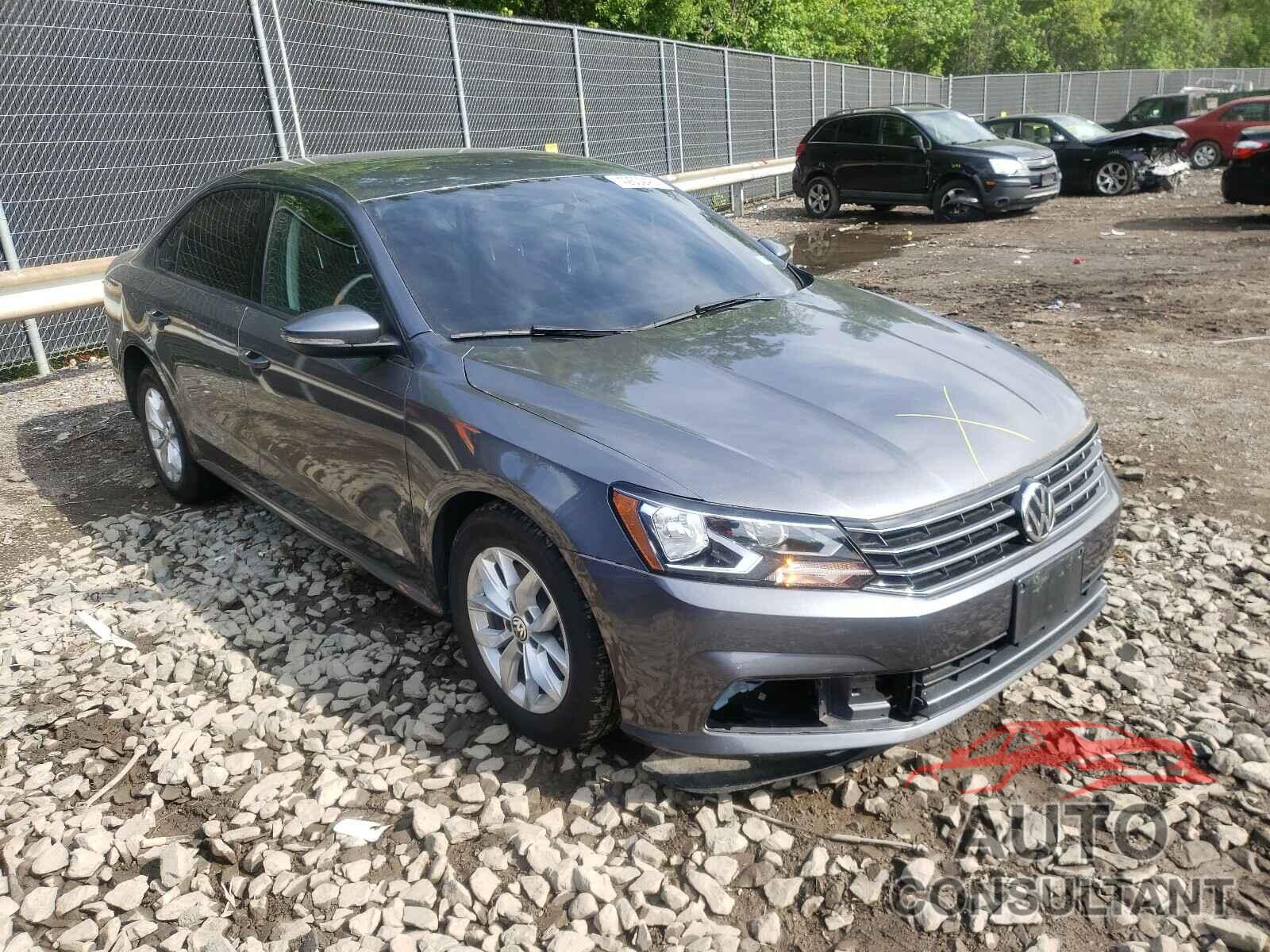 VOLKSWAGEN PASSAT 2018 - 1VWAA7A38JC010856