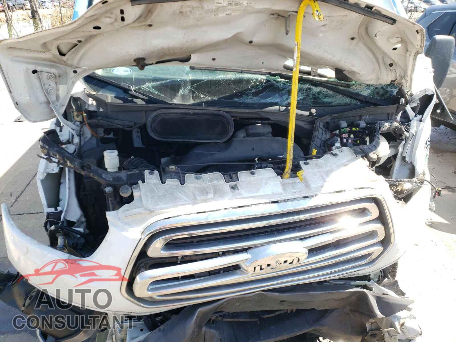 FORD TRANSIT CO 2017 - 1FTYR1YM7HKB00053