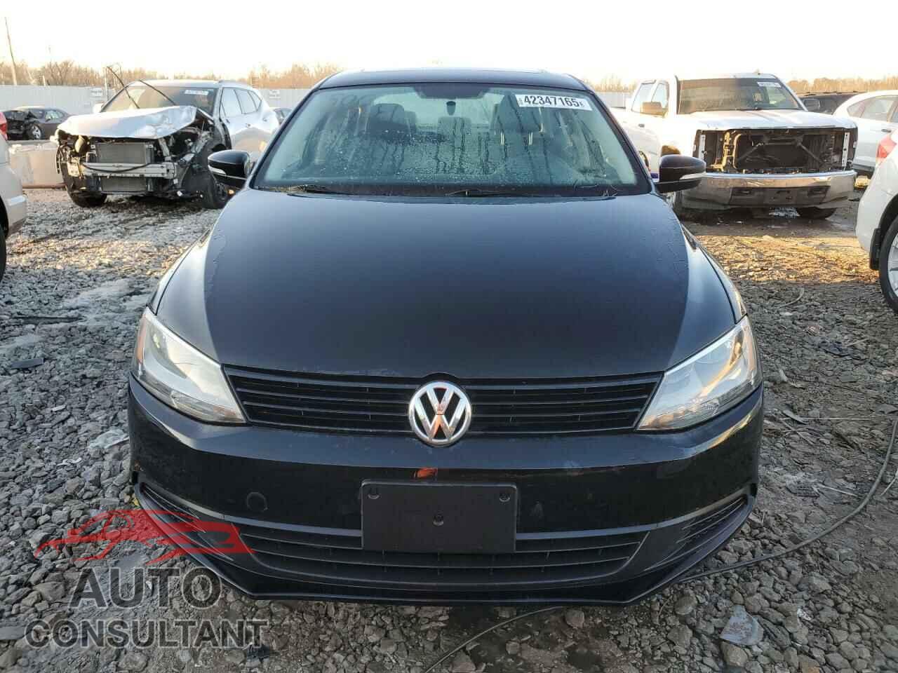 VOLKSWAGEN JETTA 2011 - 3VWDX7AJ4BM353321
