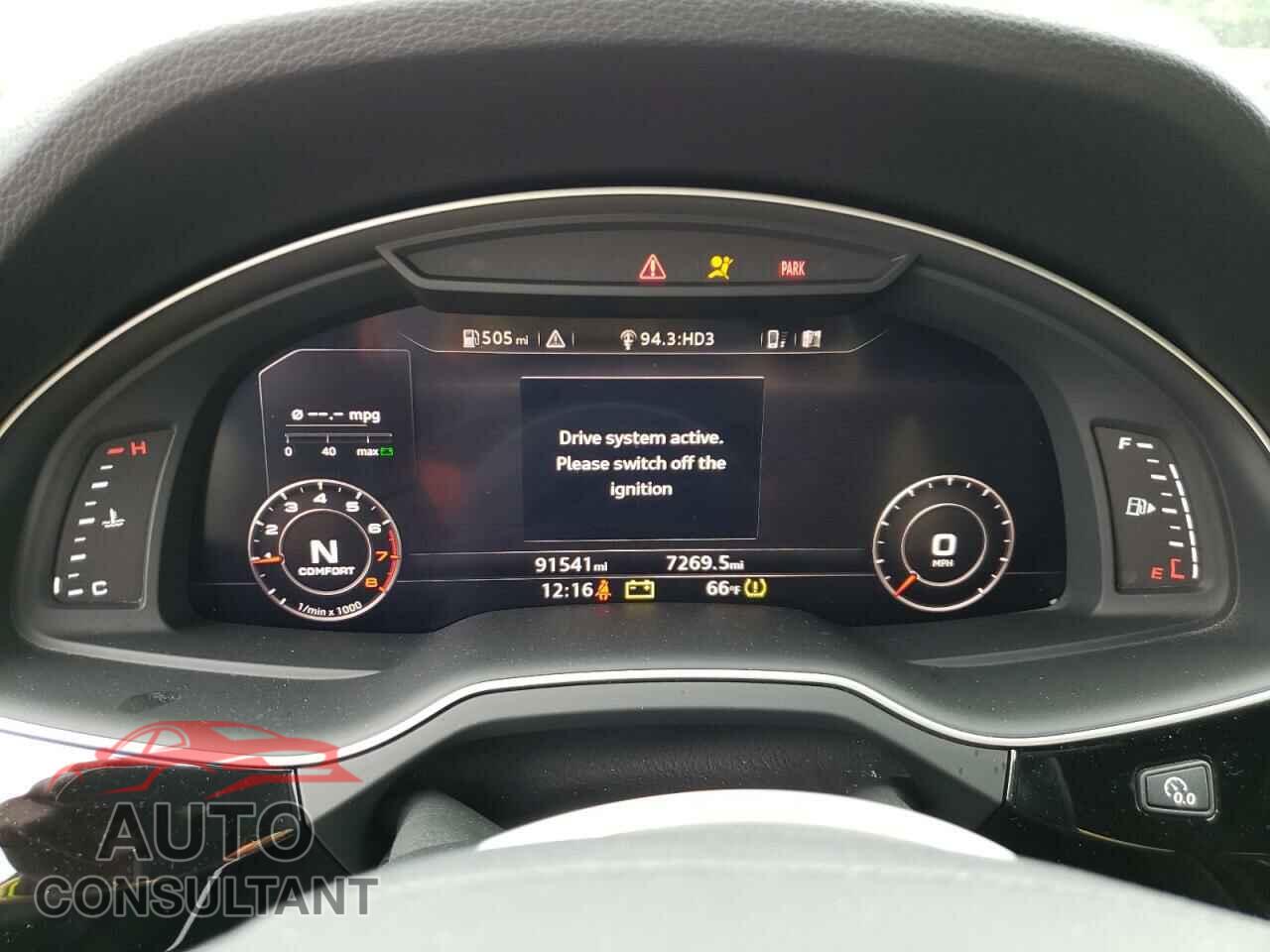 AUDI Q7 2018 - WA1VAAF79JD031068