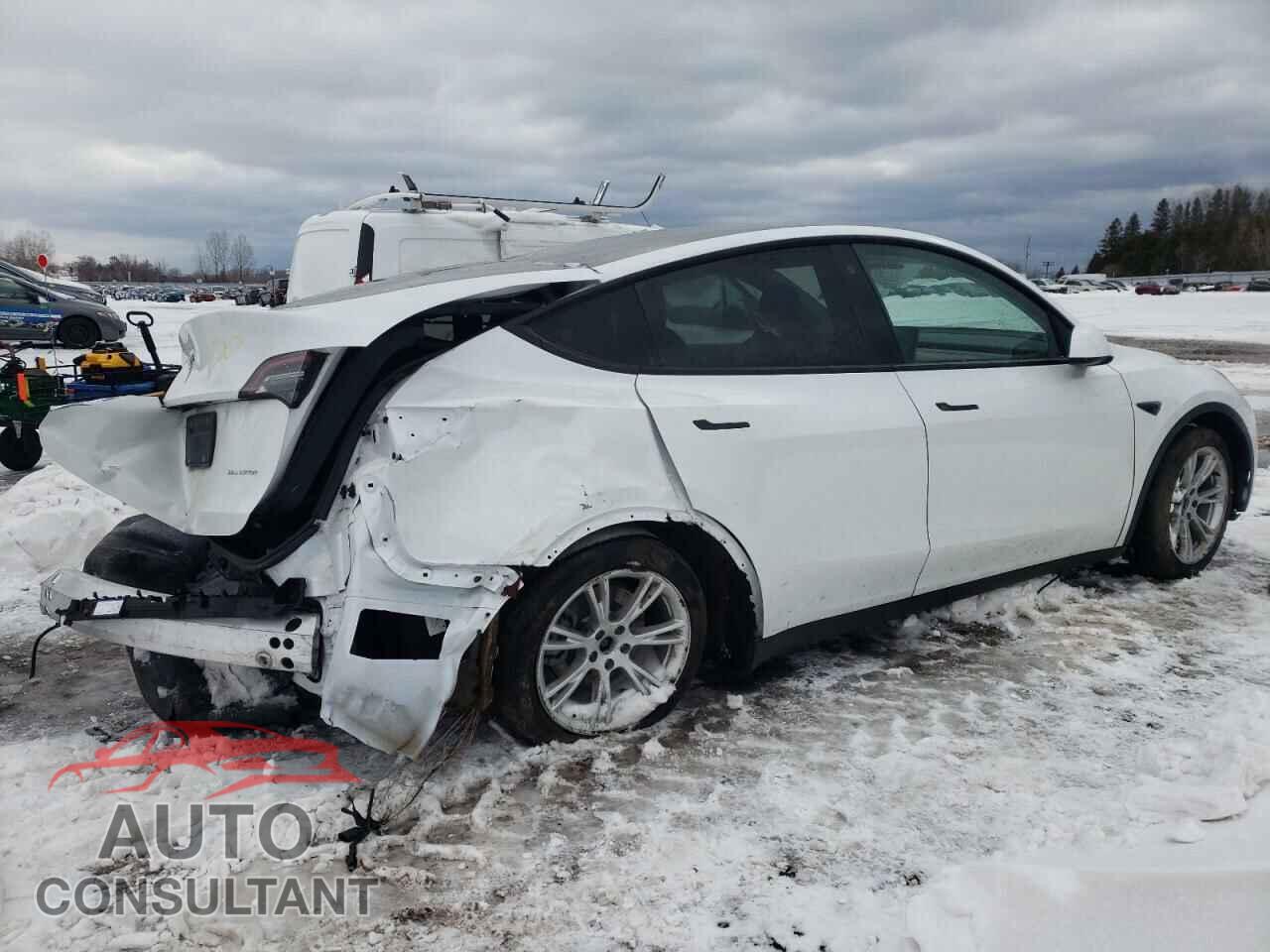 TESLA MODEL Y 2021 - 5YJYGDEE2MF093444
