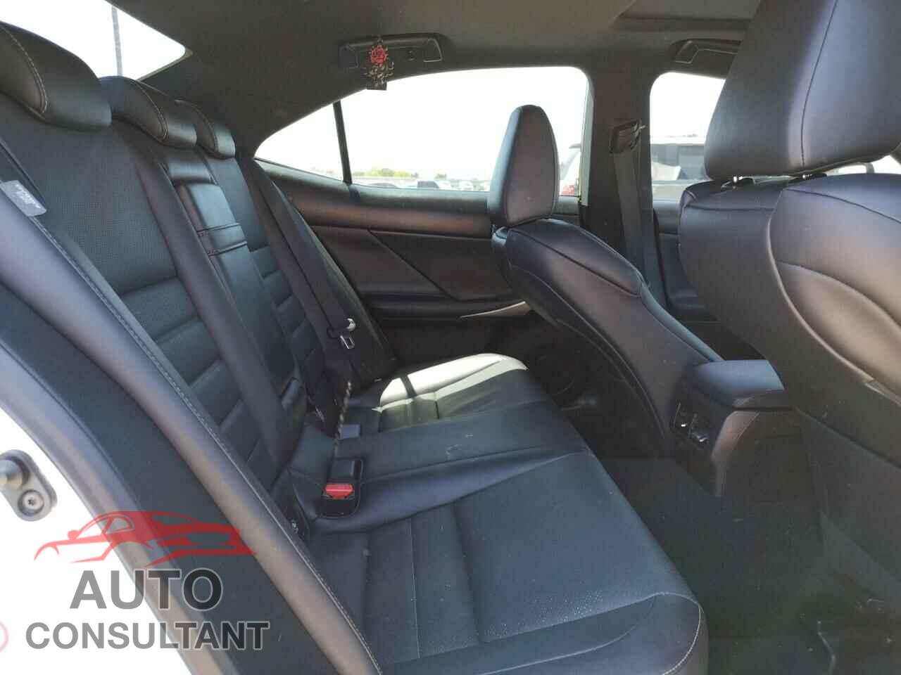 LEXUS IS 2016 - JTHBA1D28G5012125