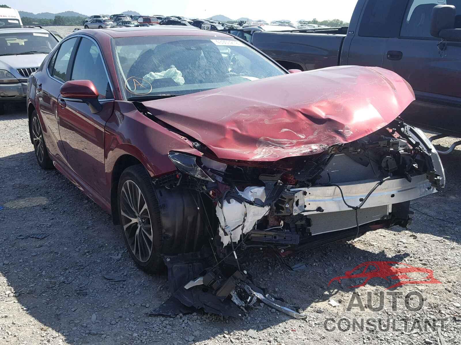 TOYOTA CAMRY 2018 - 4T1B11HK4JU621880
