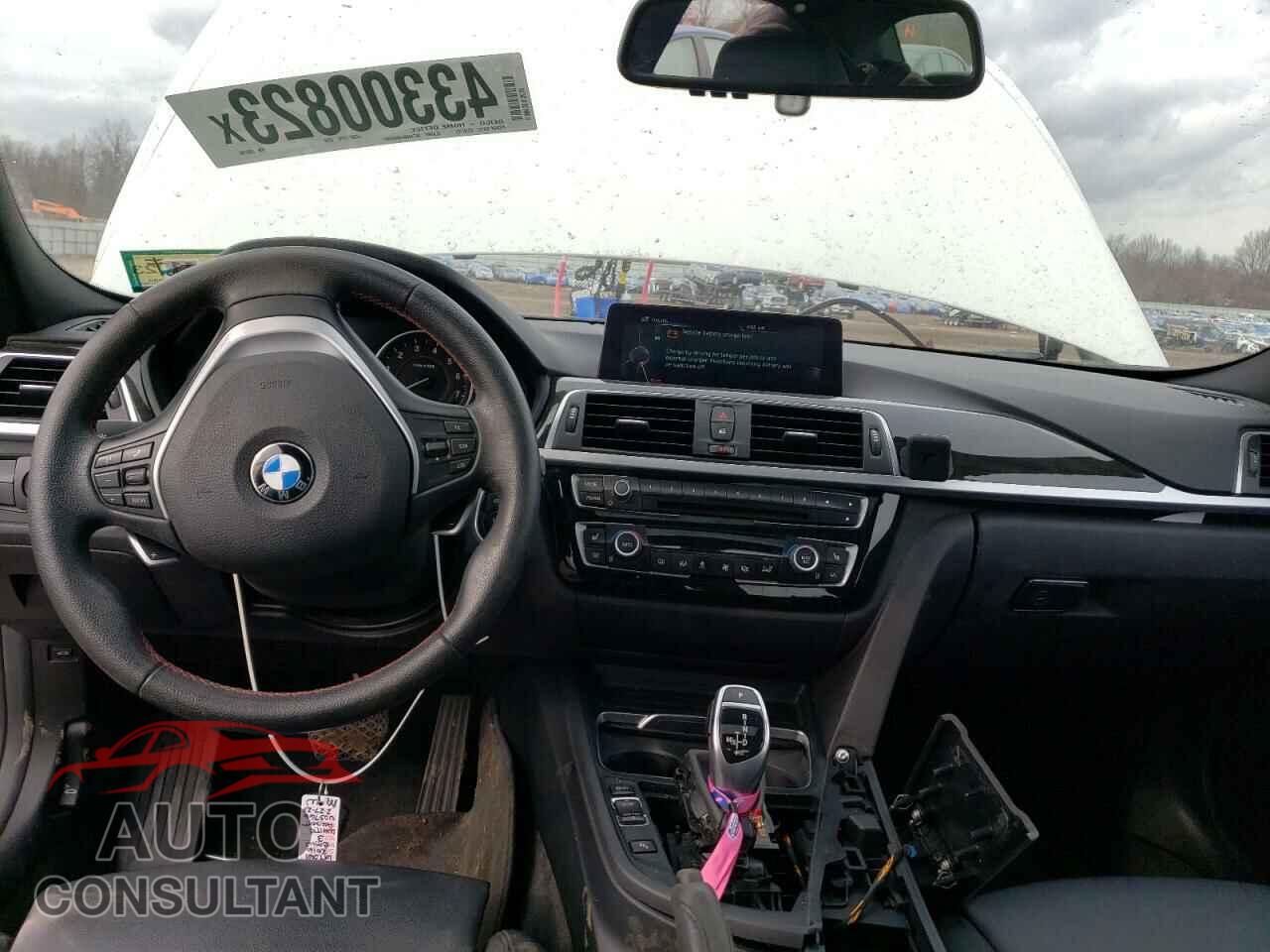 BMW 3 SERIES 2016 - WBA8E3G59GNU03766
