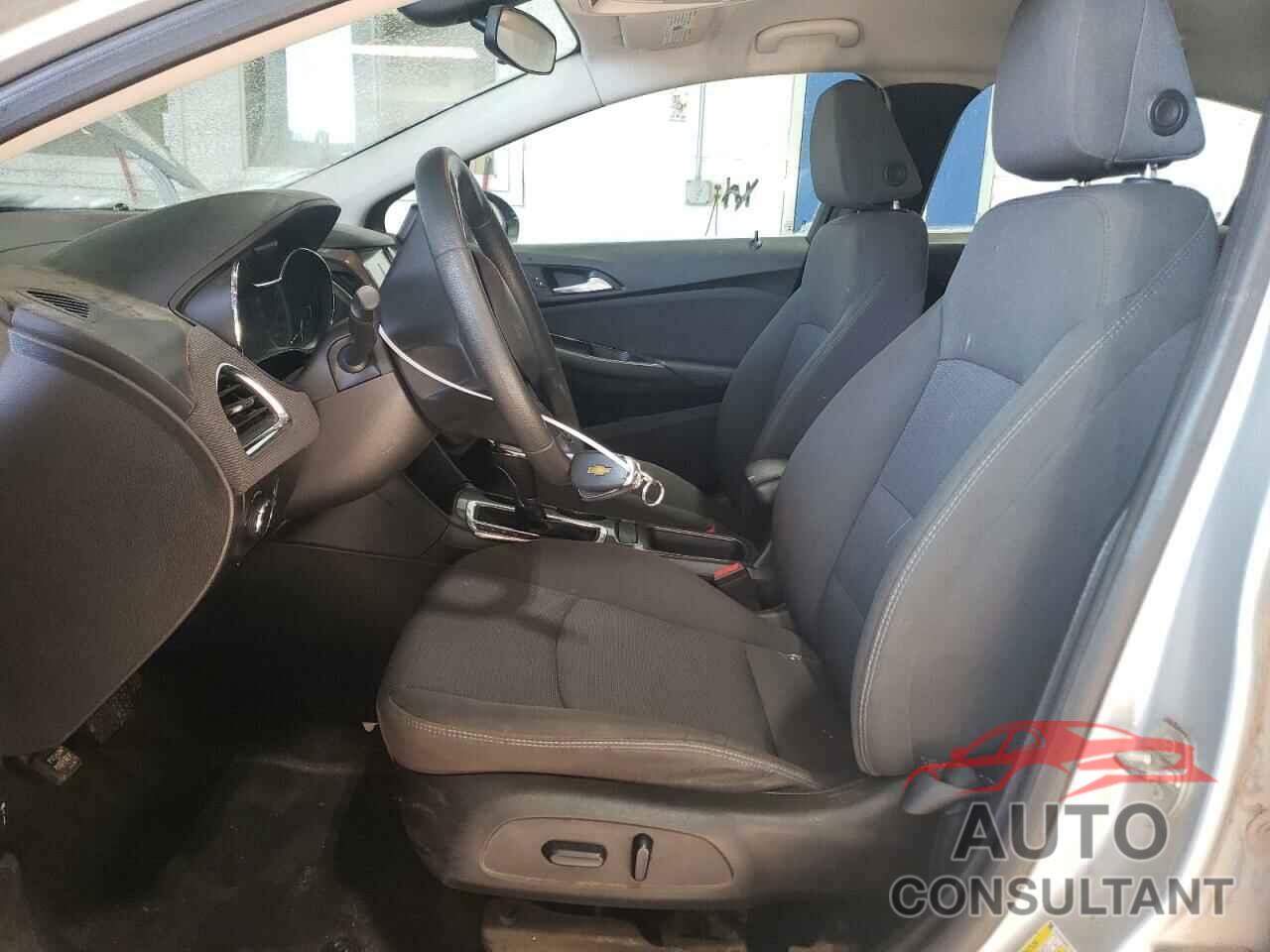 CHEVROLET CRUZE 2018 - 1G1BE5SM3J7177506