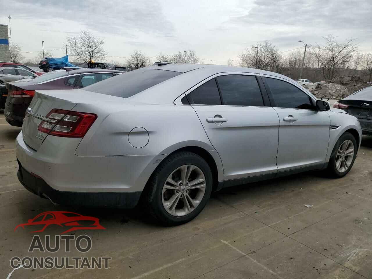 FORD TAURUS 2017 - 1FAHP2E88HG134983