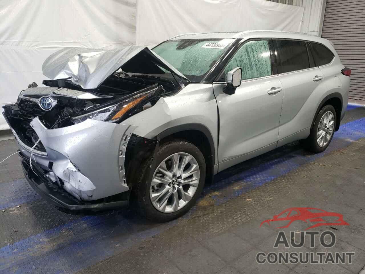 TOYOTA HIGHLANDER 2022 - 5TDXBRCH6NS083310