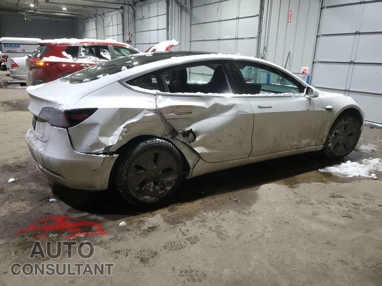TESLA MODEL 3 2019 - 5YJ3E1EA5KF484449