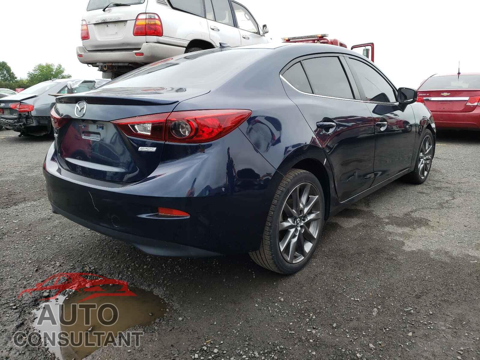 MAZDA 3 2018 - 3MZBN1V34JM200880
