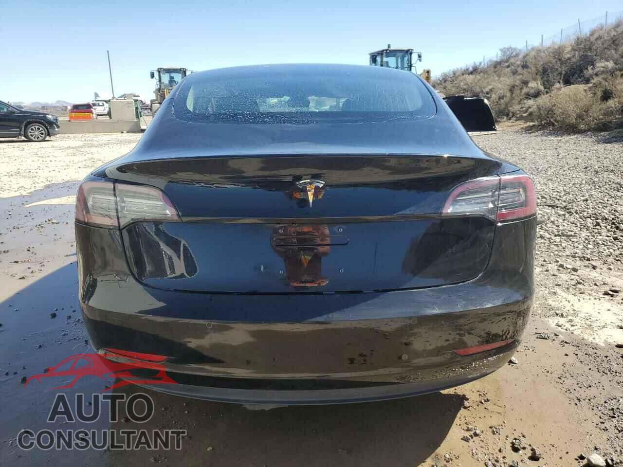 TESLA MODEL 3 2018 - 5YJ3E1EB9JF120915