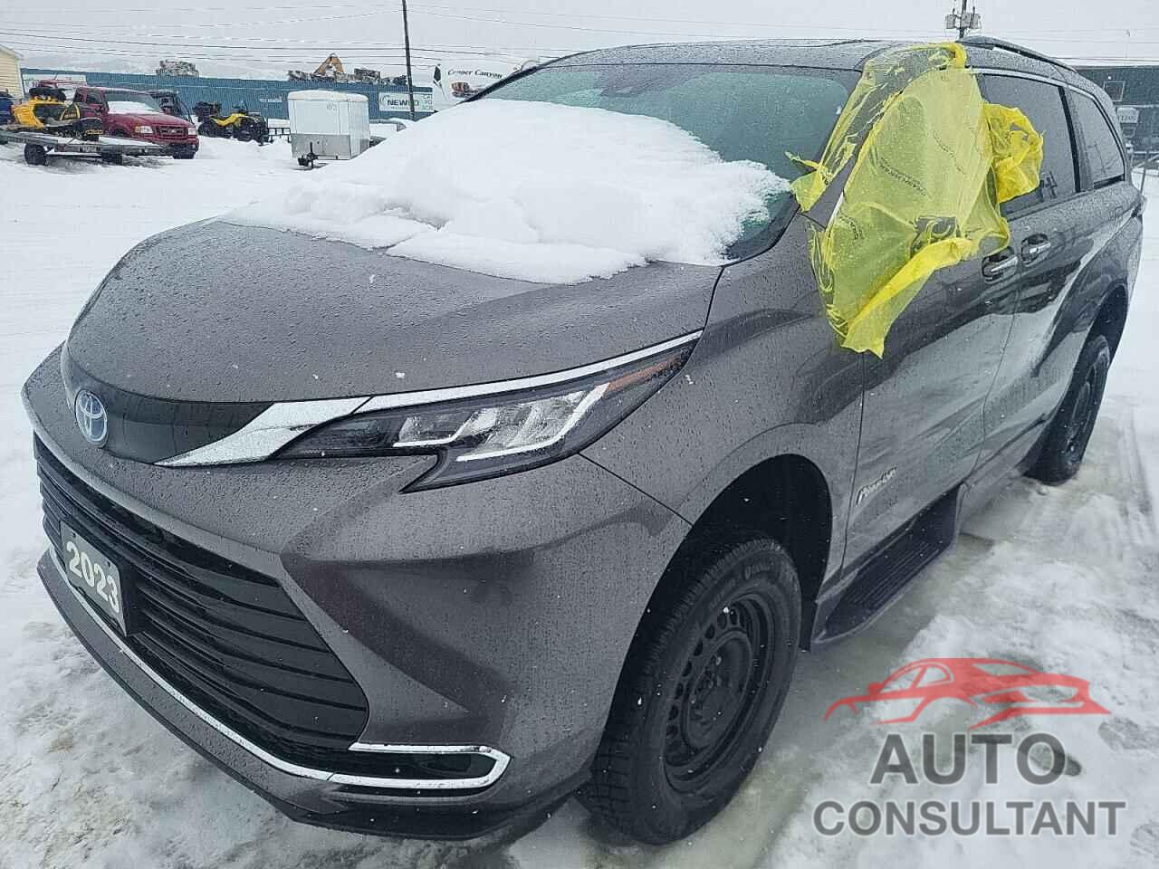 TOYOTA SIENNA 2023 - 5TDGRKEC5PS168839