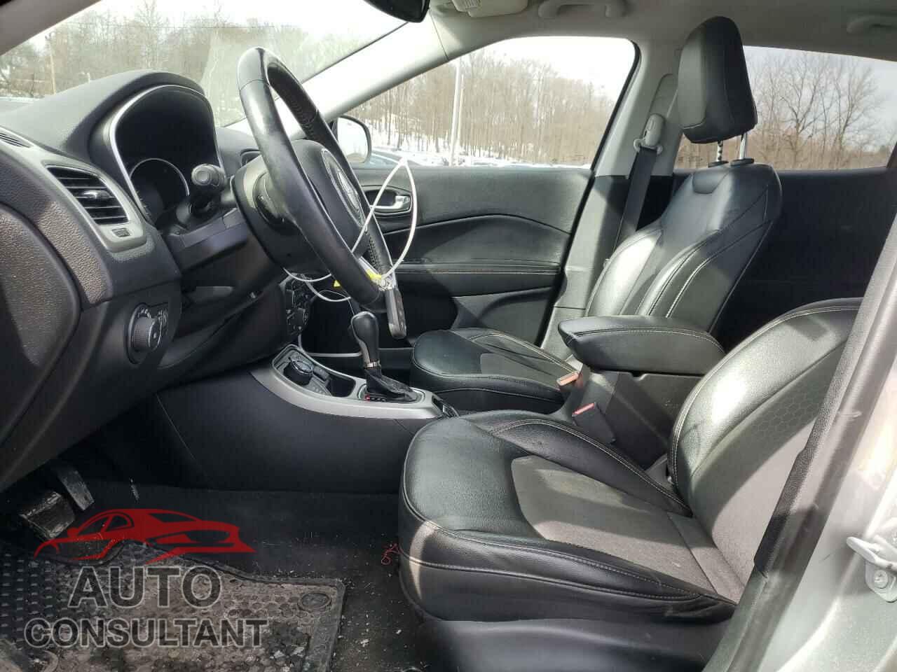JEEP COMPASS 2019 - 3C4NJDBBXKT593199