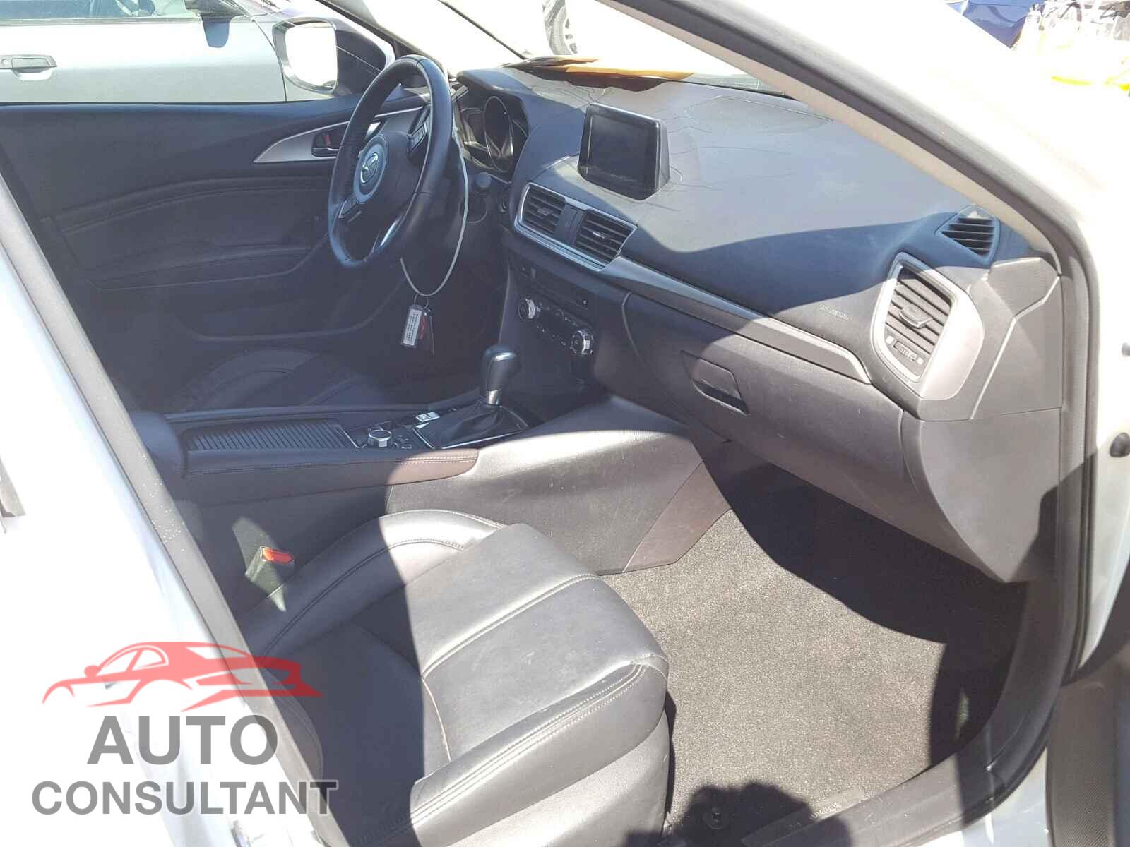 MAZDA 3 2017 - 3MZBN1L76HM113739