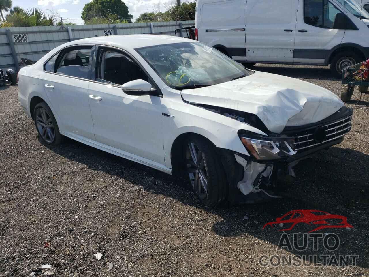 VOLKSWAGEN PASSAT 2018 - 1VWAA7A32JC008990