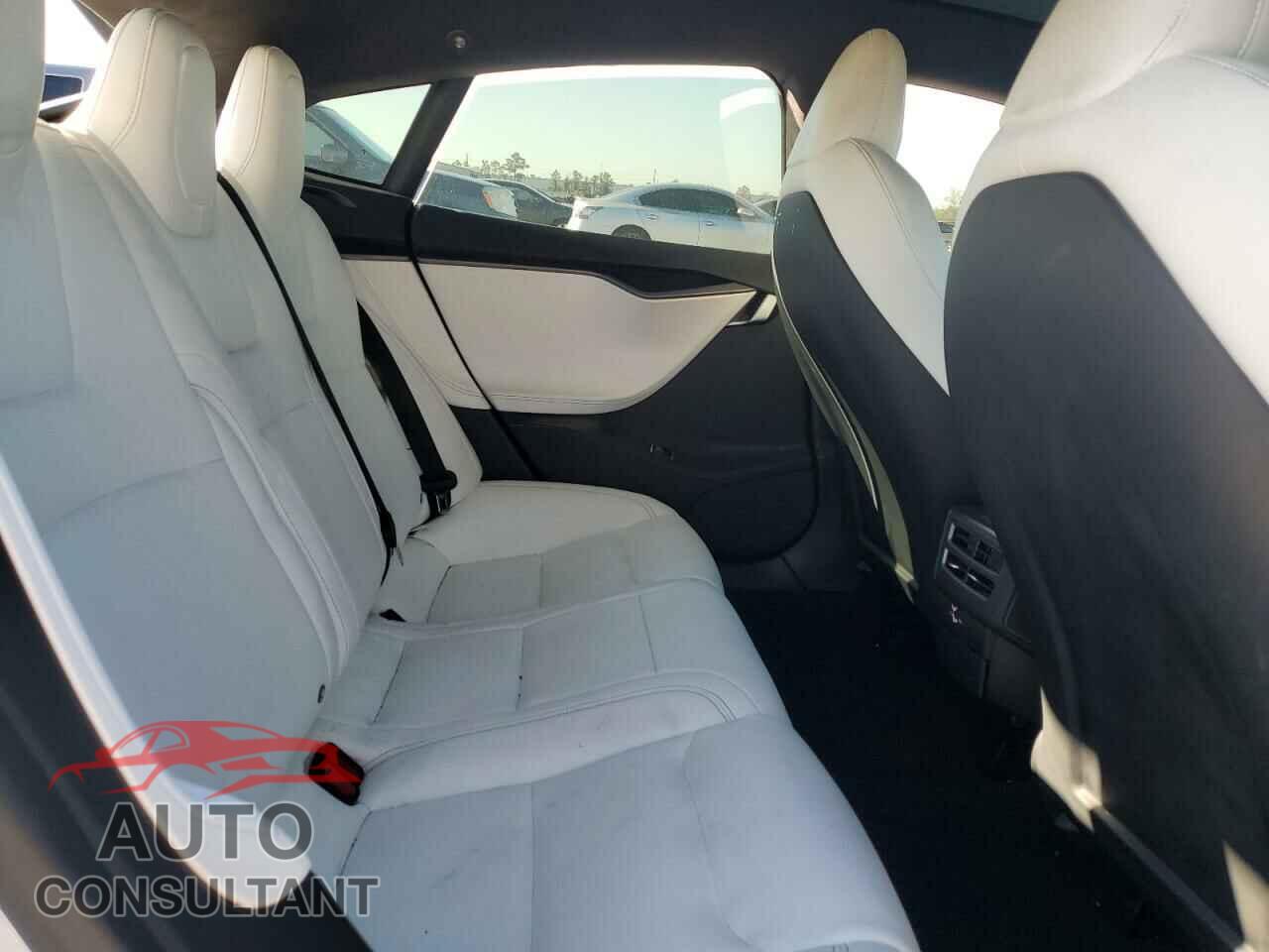 TESLA MODEL S 2020 - 5YJSA1E44LF364189
