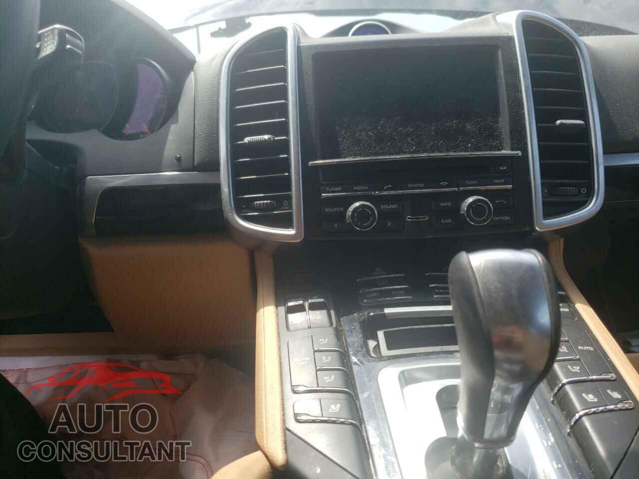 PORSCHE CAYENNE 2016 - WP1AA2A20GKA37382