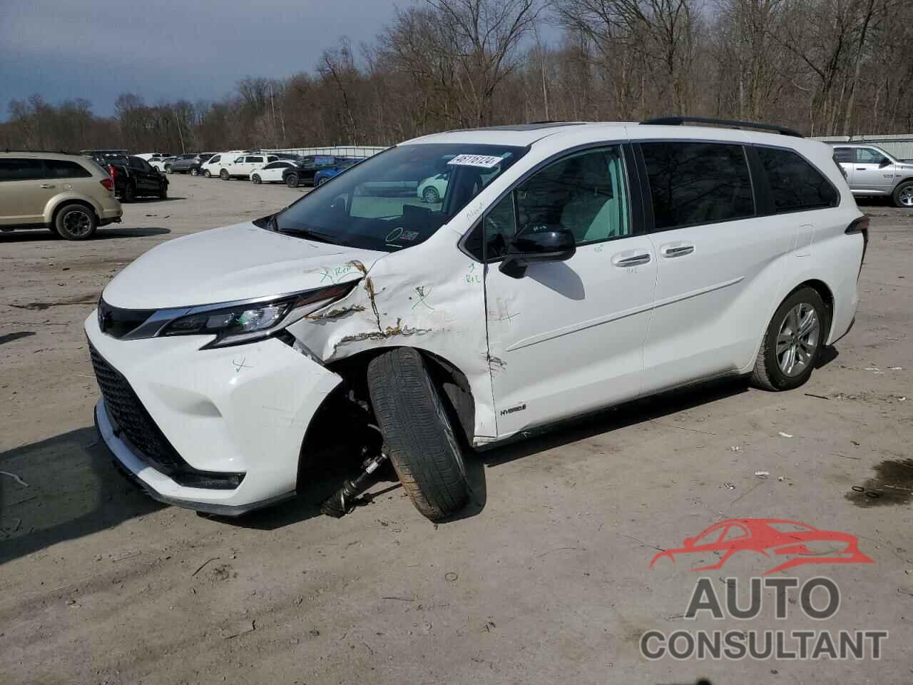 TOYOTA SIENNA 2021 - 5TDDSKFC8MS001733