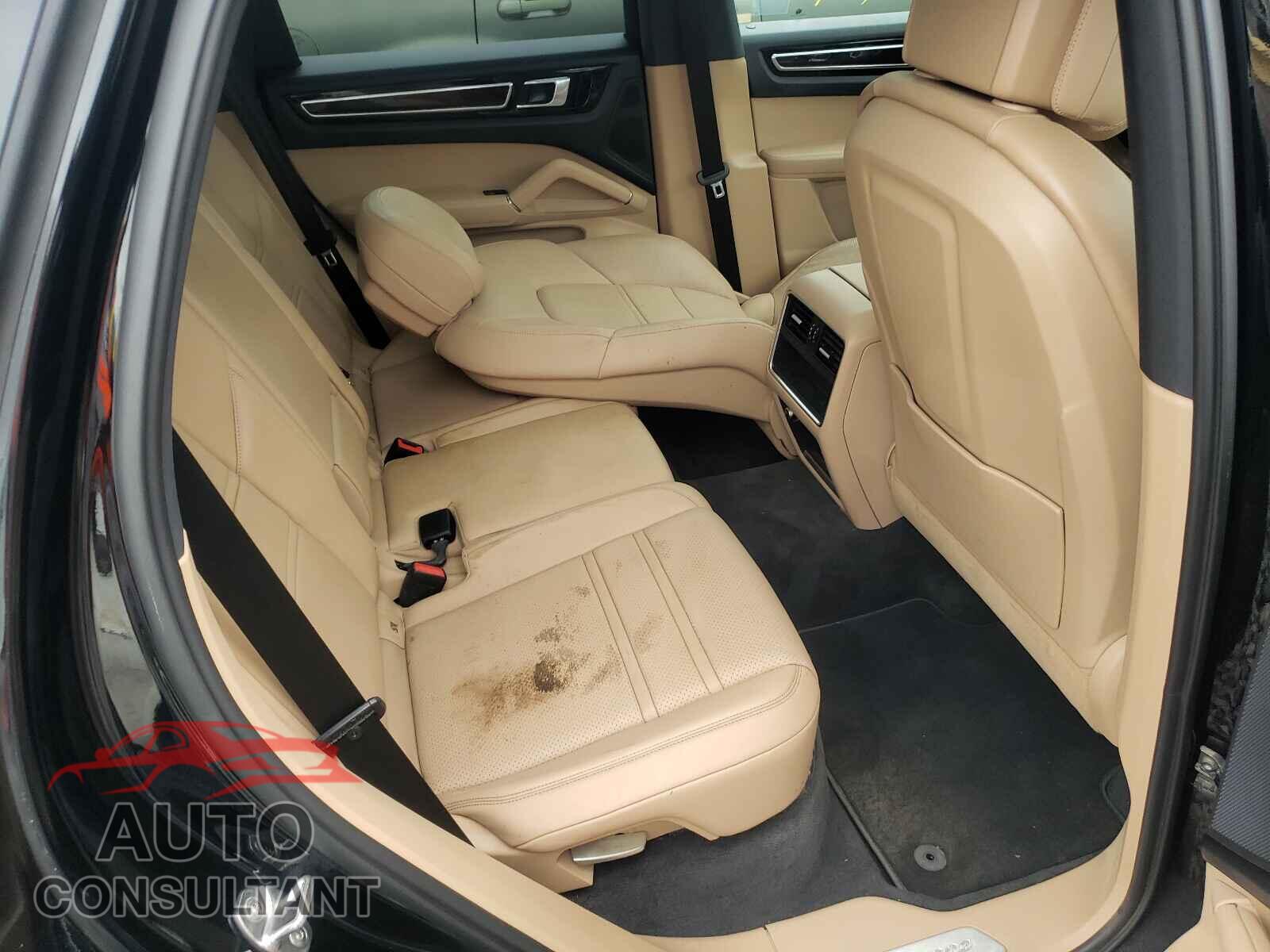 PORSCHE CAYENNE 2020 - WP1AA2AY4LDA02153
