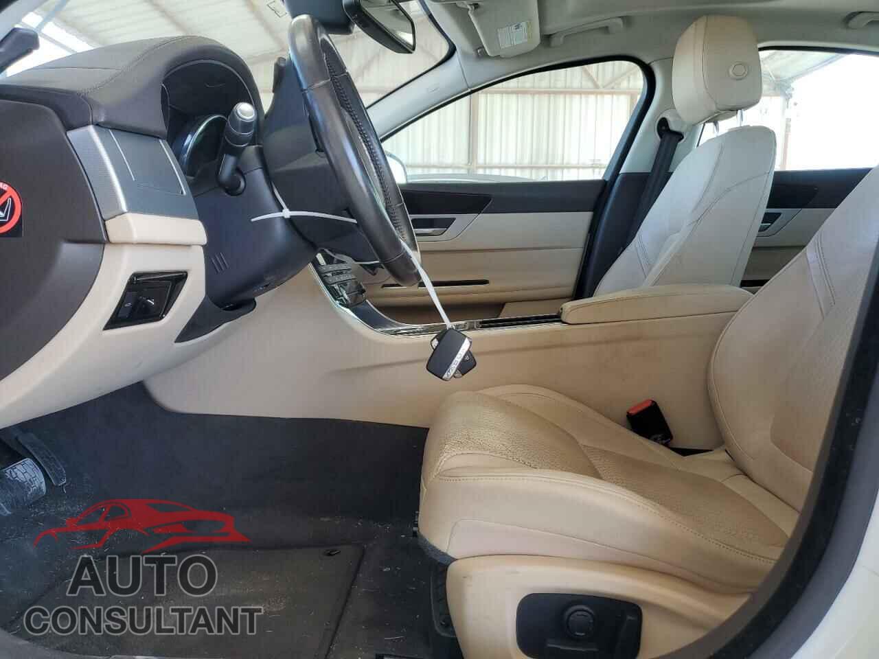 JAGUAR XF 2016 - SAJBE4BV9GCY02678