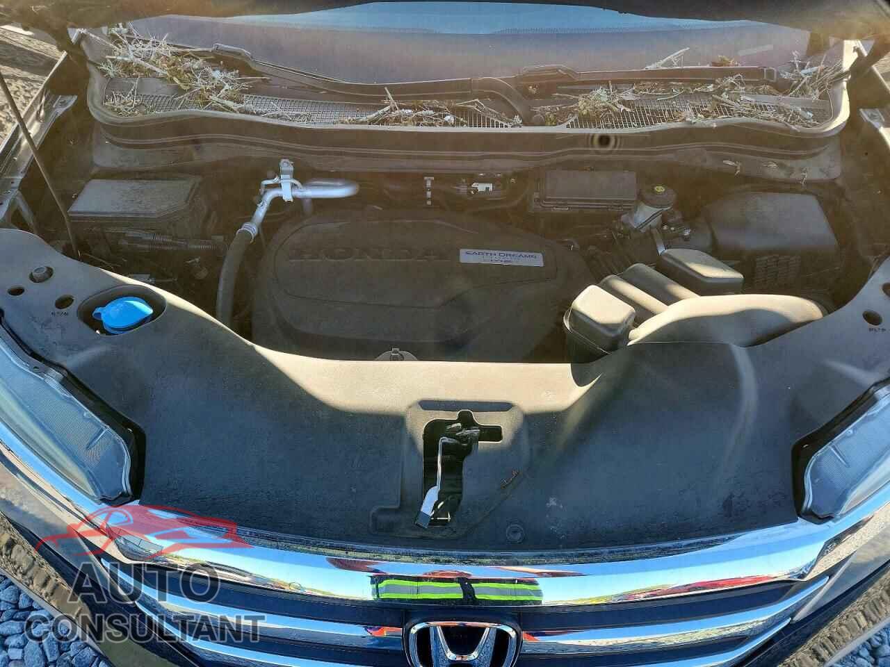 HONDA PILOT 2017 - 5FNYF6H30HB058061