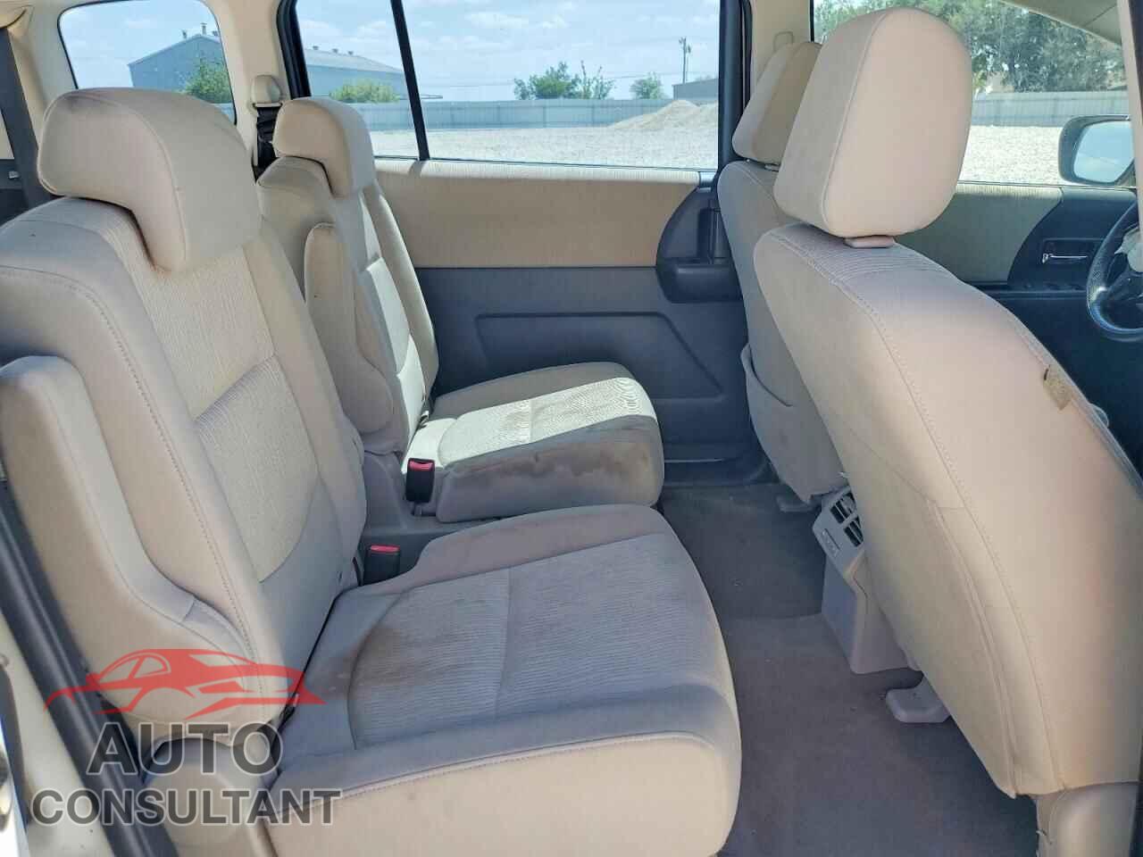 MAZDA 5 2010 - JM1CR2W31A0386106