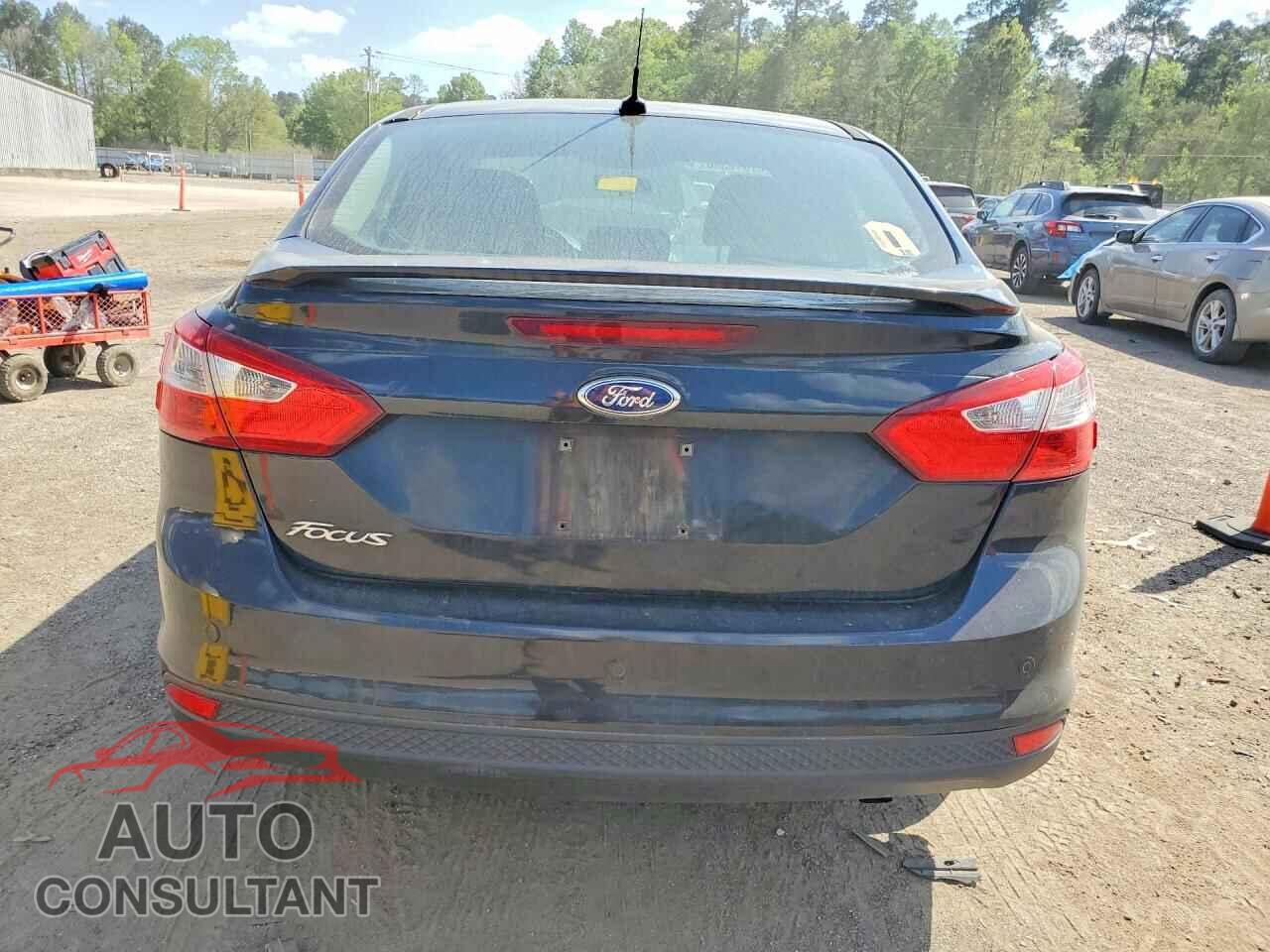 FORD FOCUS 2014 - 1FADP3F2XEL353199