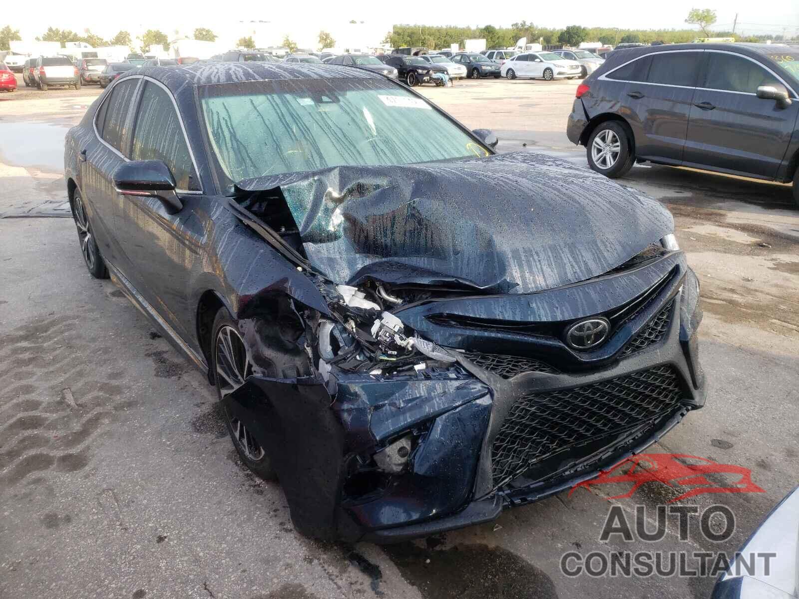 TOYOTA CAMRY 2018 - 4T1B11HK5JU585701