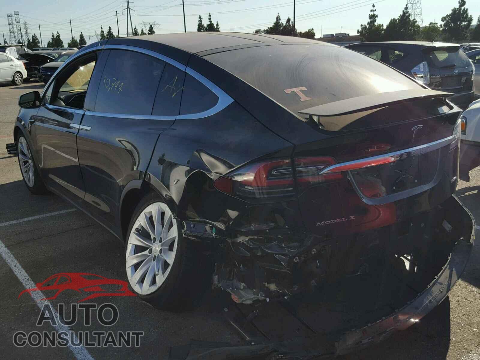 TESLA MODEL X 2017 - 5YJXCAE21HF074546