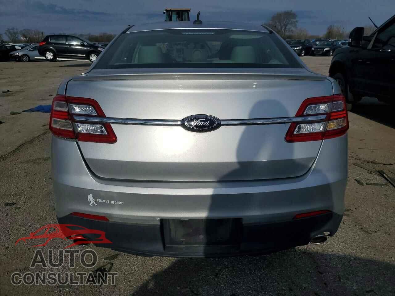 FORD TAURUS 2015 - 1FAHP2D84FG121002