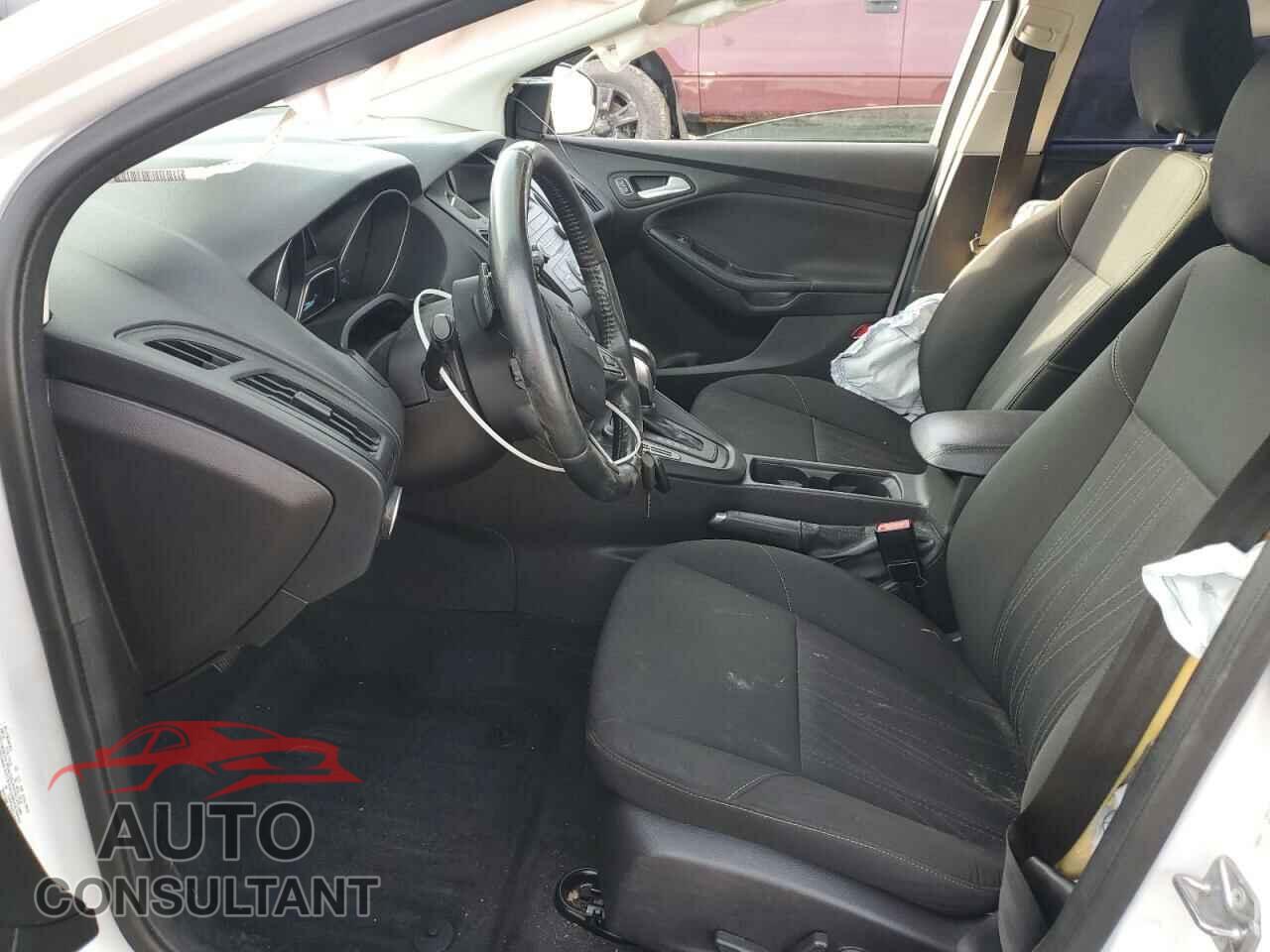 FORD FOCUS 2016 - 1FADP3K28GL224192