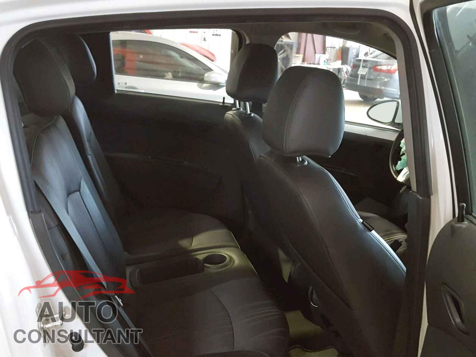 CHEVROLET SPARK 2015 - KL8CB6S98FC811888