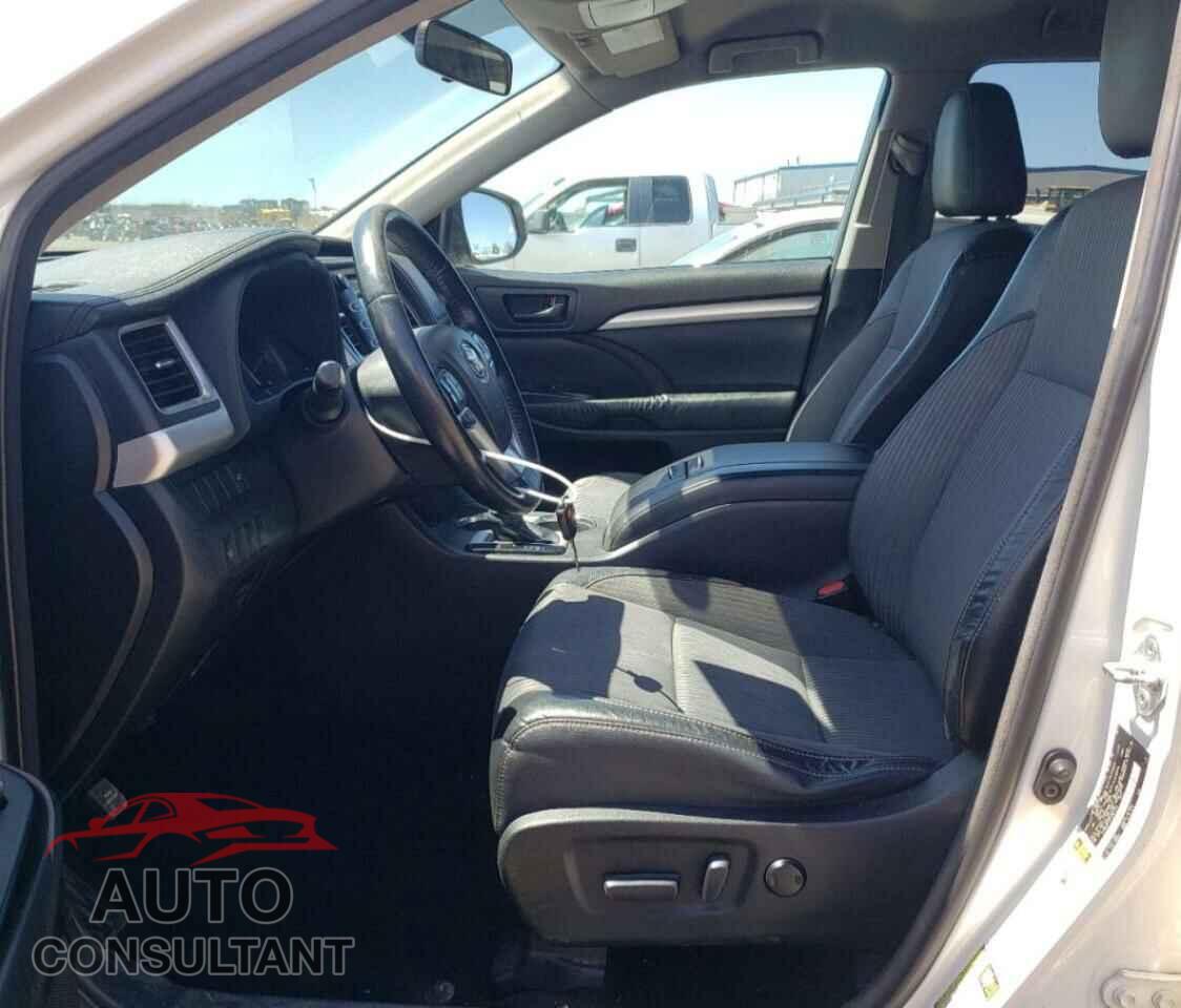 TOYOTA HIGHLANDER 2015 - 5TDBKRFH2FS087233