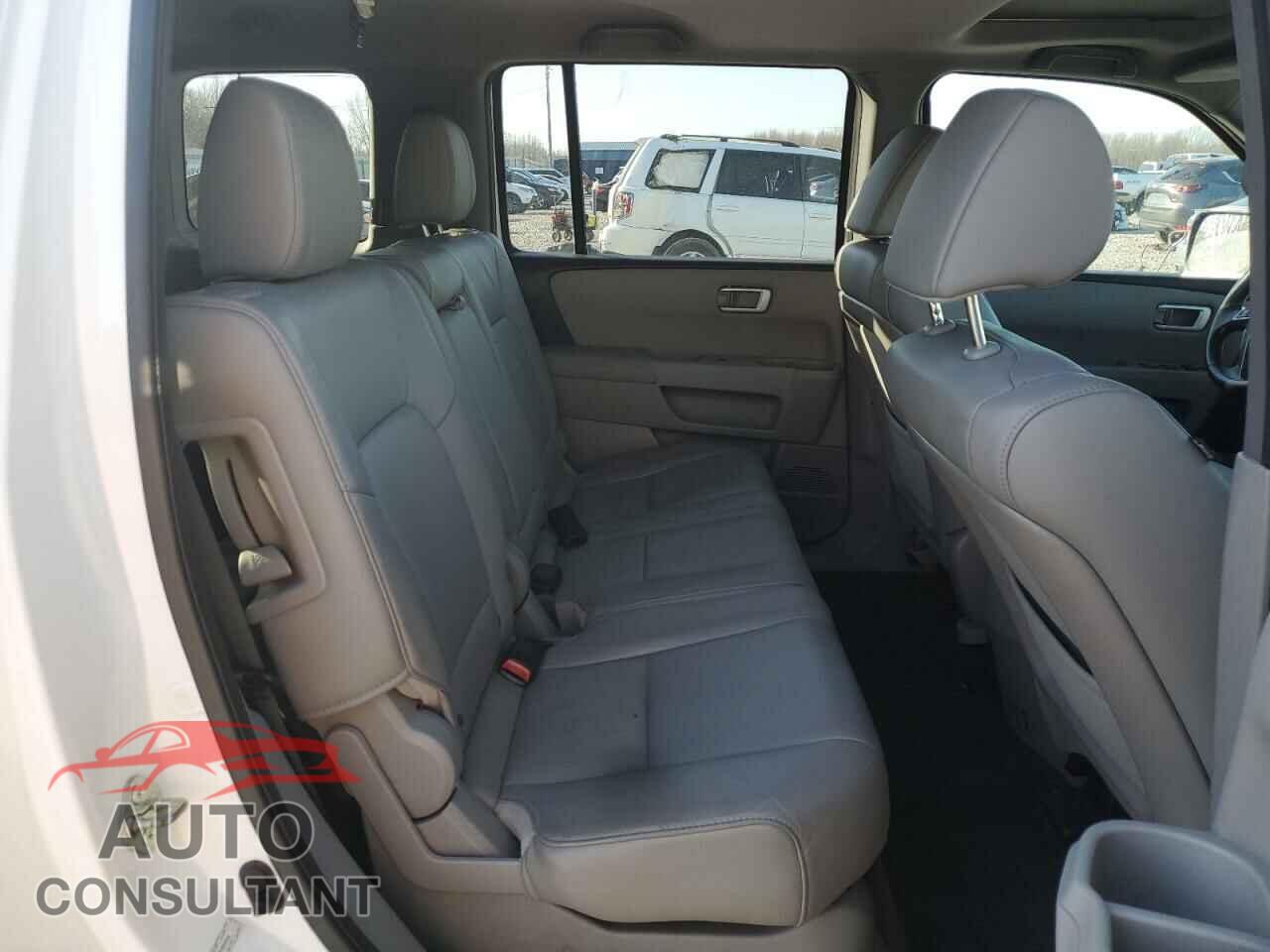 HONDA PILOT 2015 - 5FNYF3H70FB005455