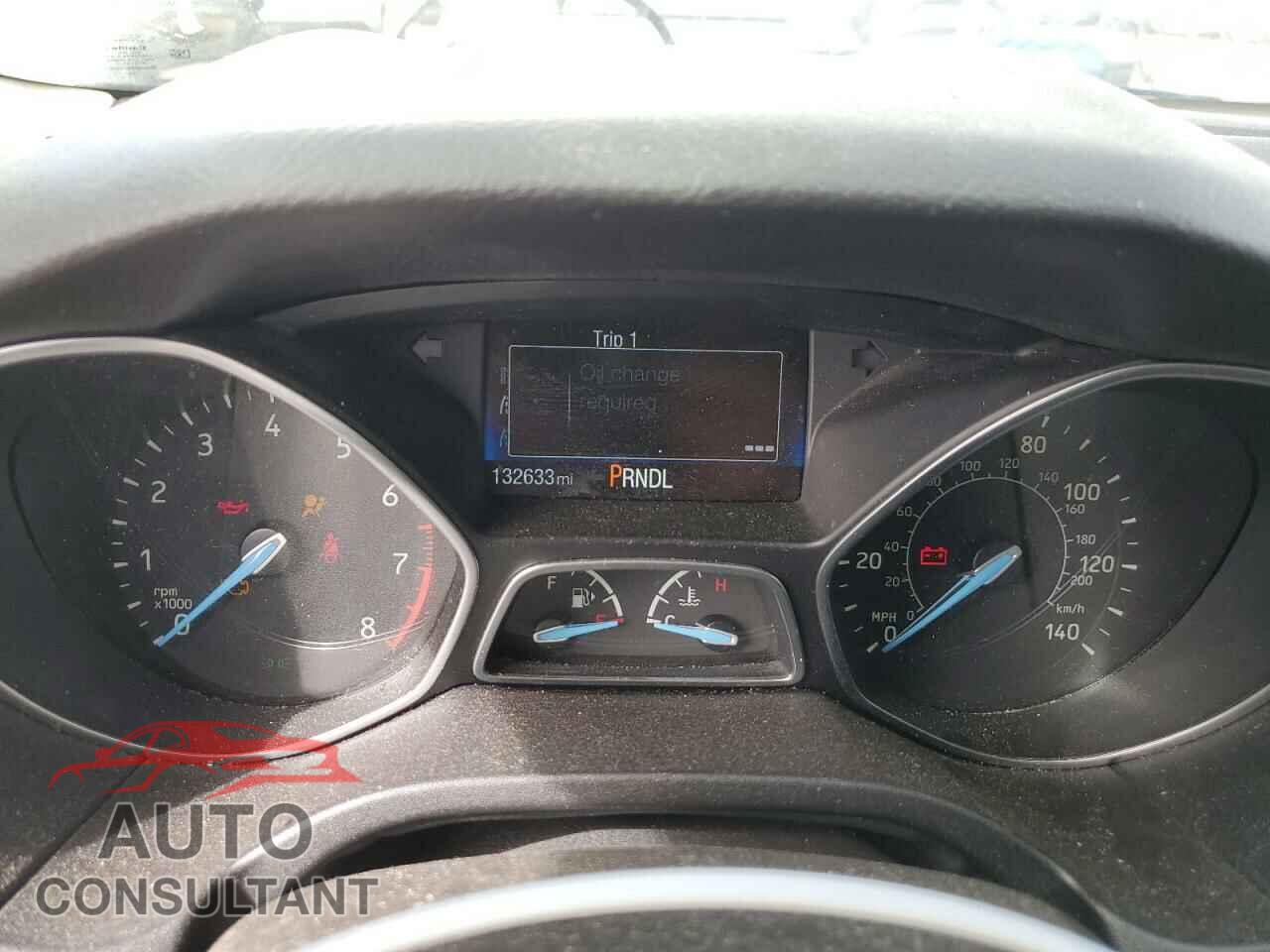 FORD FOCUS 2015 - 1FADP3E25FL368857