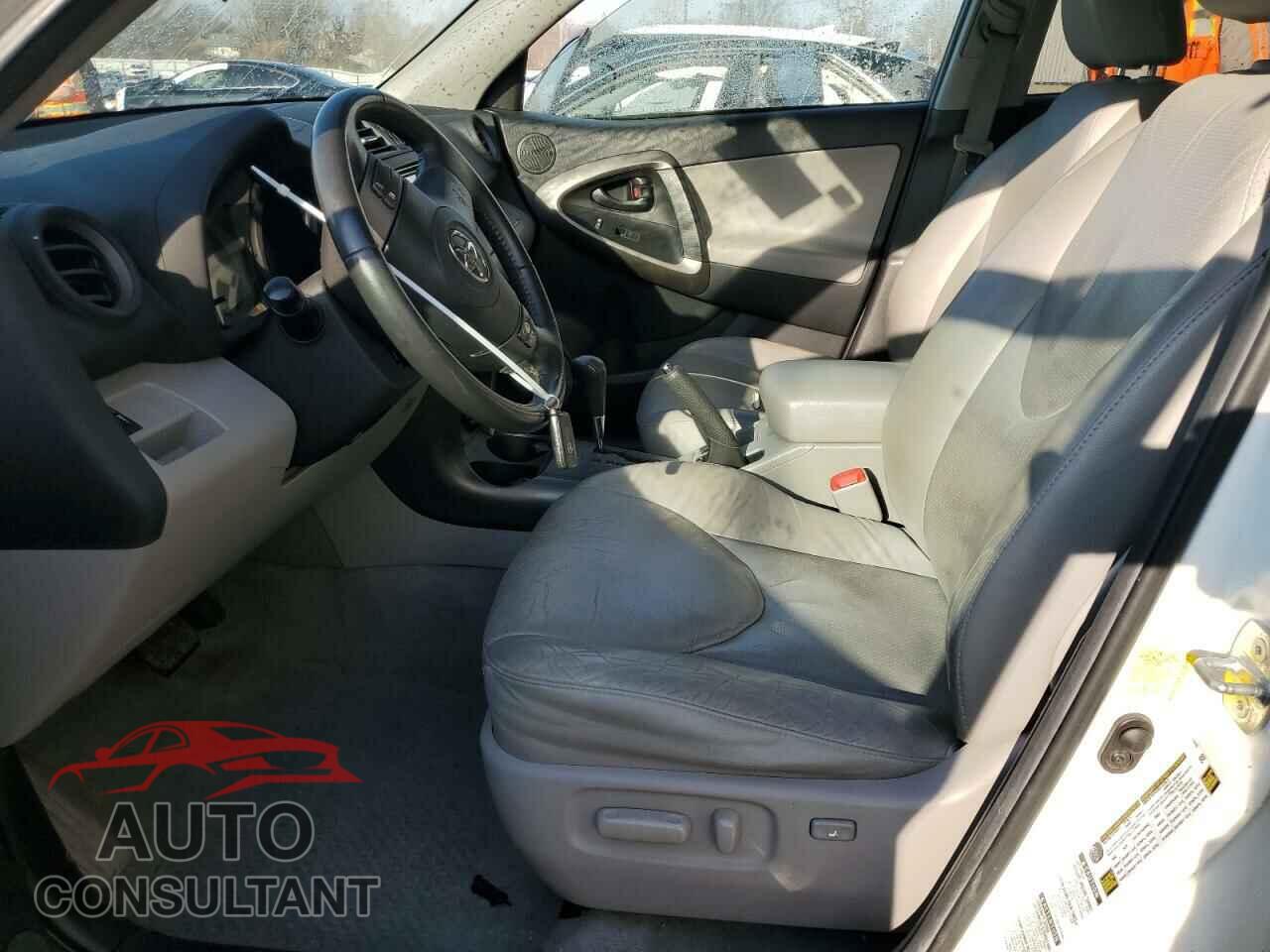 TOYOTA RAV4 2011 - 2T3DF4DV7BW157049