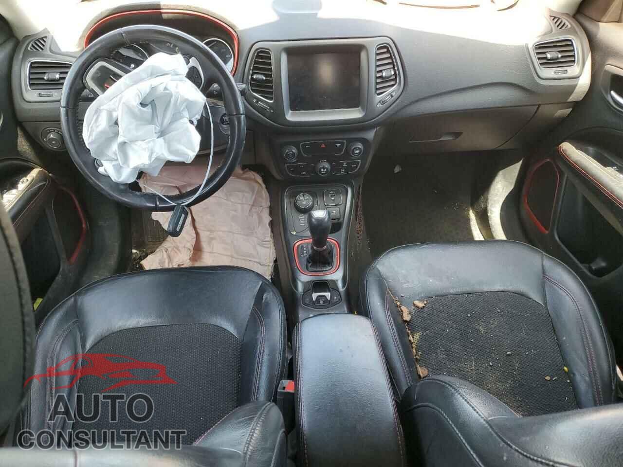 JEEP COMPASS 2019 - 3C4NJDDB5KT668016