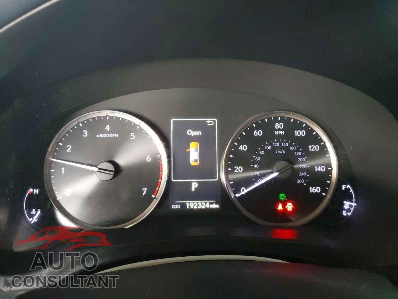 LEXUS IS 2018 - JTHBA1D20J5078594
