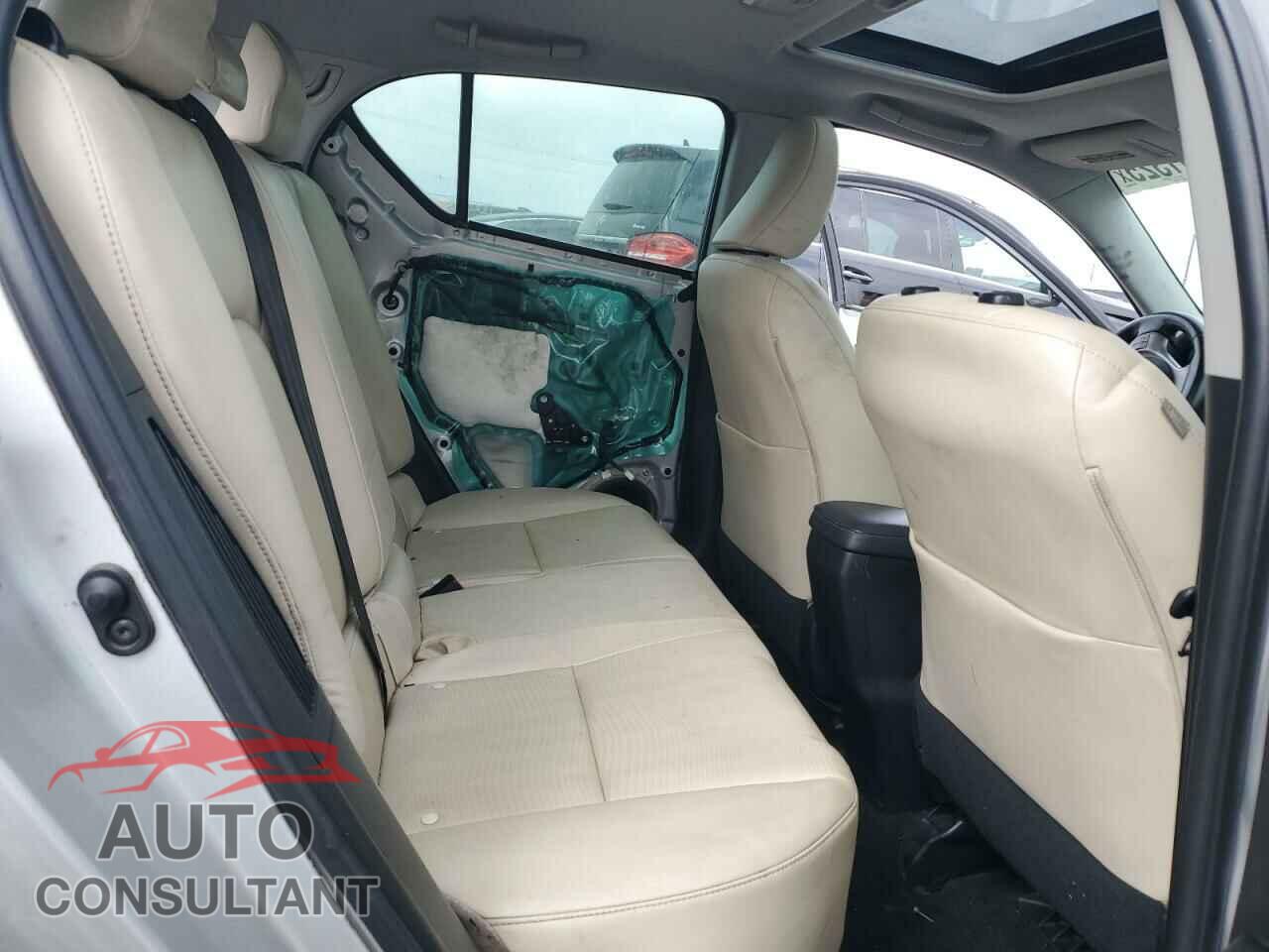 LEXUS CT 200 2011 - JTHKD5BH4B2041752
