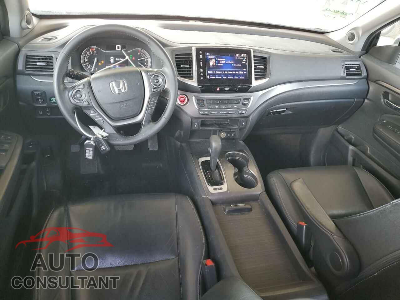 HONDA PILOT 2017 - 5FNYF6H61HB084579