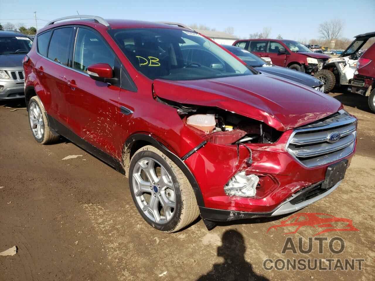 FORD ESCAPE 2017 - 1FMCU9J93HUD26121